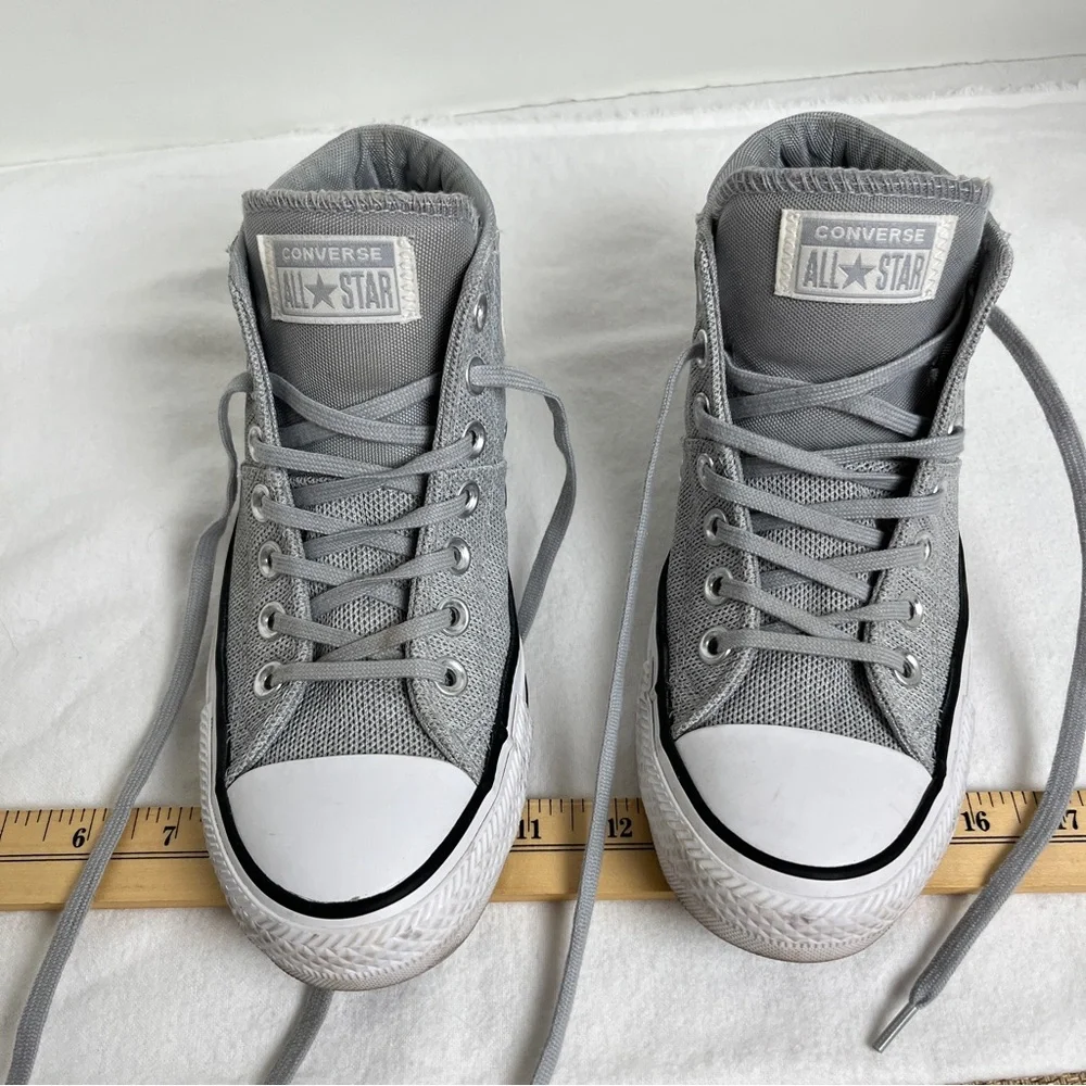 Converse Hightops Size 7 Worn Twice nice lining Lt gray mesh Breathable fabric. - Picture 3 of 10